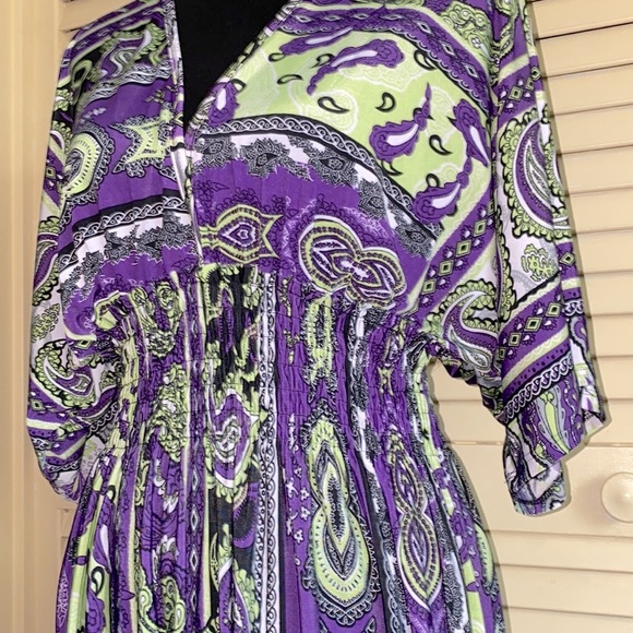 Purple paisley crossover top maxi dress with back opening - Size 1X - Picture 4 of 11